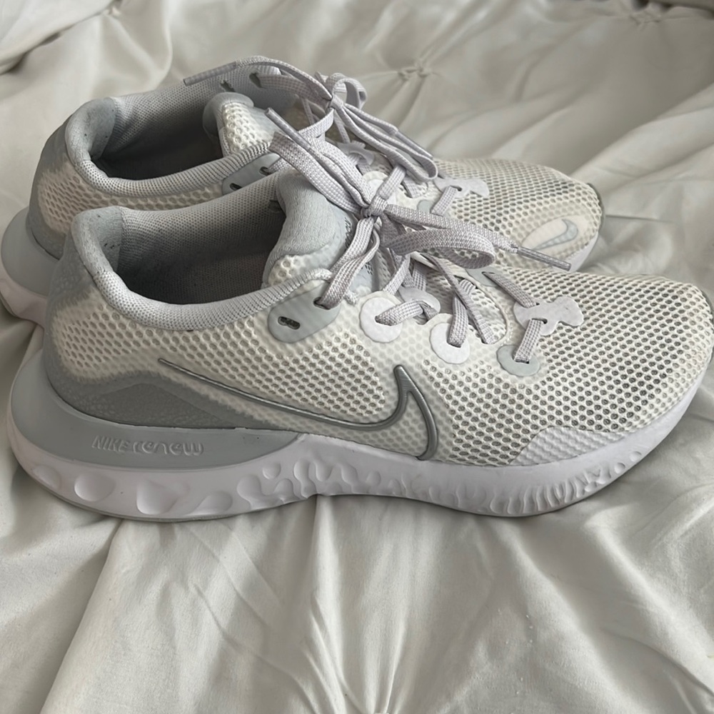 Nike renew women’s running shoe